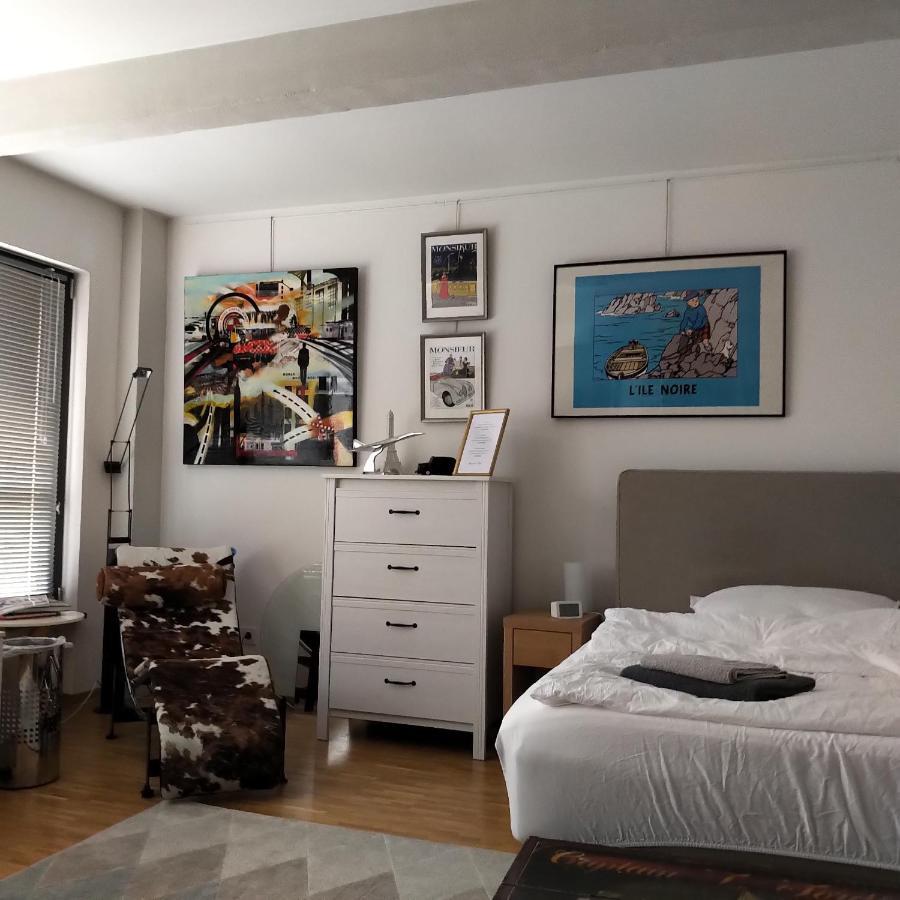 Grosszuegiges Zimmer Mit Badezimmer In Rheinwohnung Köln Exterior foto